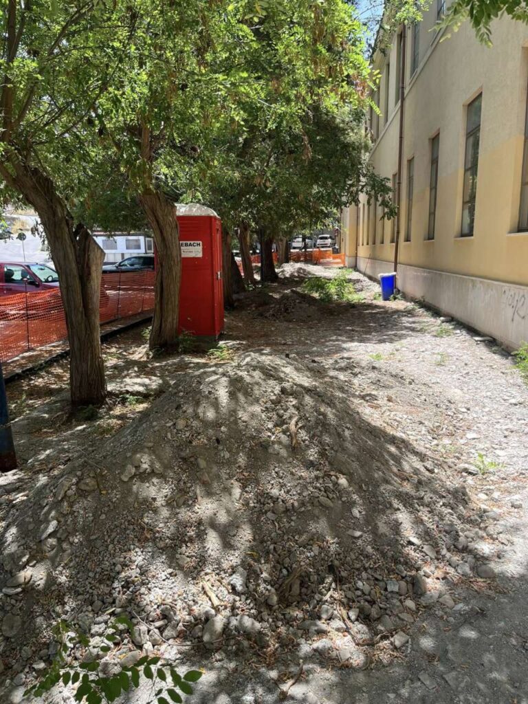 PATTI – Mauro Aquino denuncia stop al cantiere in Piazza XXV Aprile: lavoratori senza stipendio
