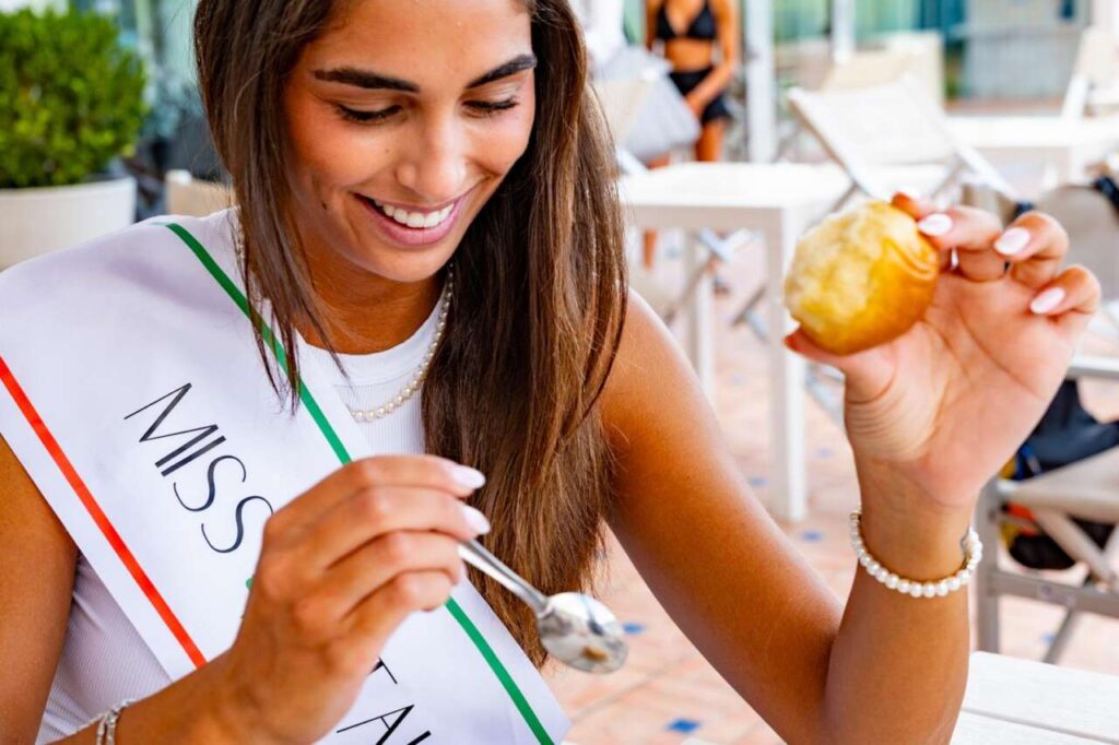 MISS ITALIA – Ofelia Passaponti, alla Riviera del Sole: la Miss Italia 2024 in relax a Gliaca di Piraino, 29 anni dopo Anna Valle