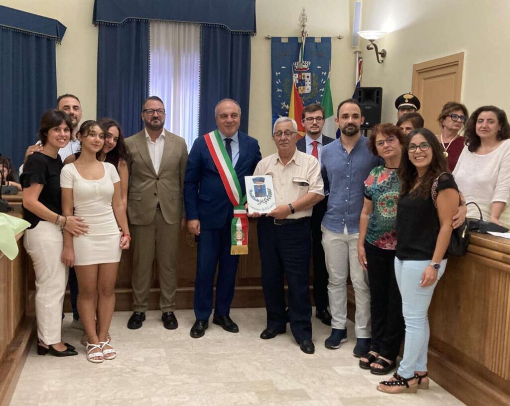FOTONOTIZIA – La sala consiliare di Ficarra intitolata a Giuseppe Marchese