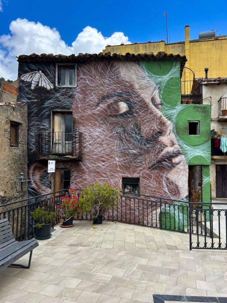 RACCUJA – Riscoprire la “Via della Seta” con “il segno” di Andrea Sposari