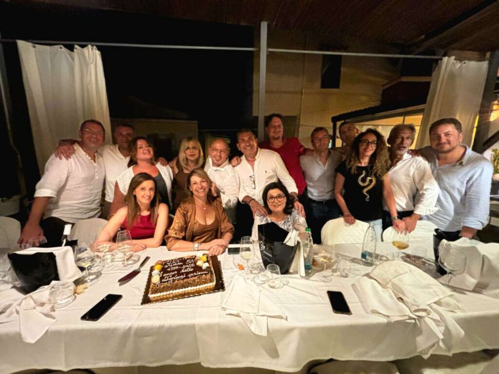 INCONTRI TRA EX COMPAGNI DI SCUOLA – Dopo 30 anni si riunisce la V A del Liceo Scientifico “E. Fermi” di Sant’Agata di Militello