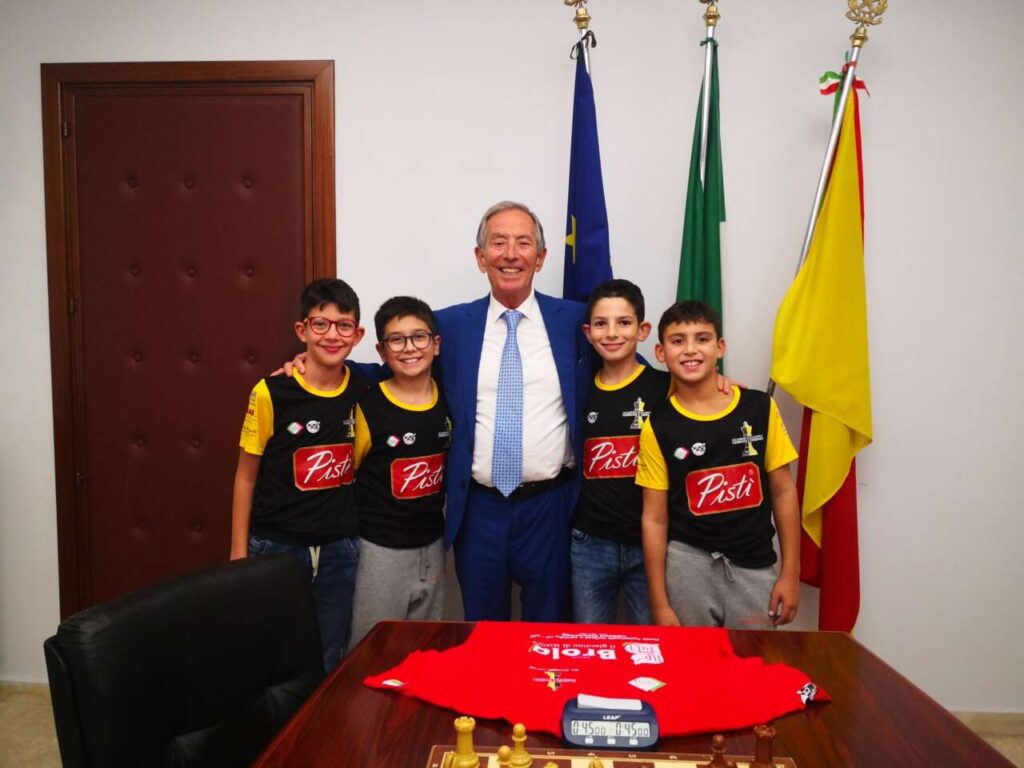 GIOCARE A SCACCHI – Giovani talenti brolesi in partenza per la Finale Nazionale del Campionato Italiano a Squadre