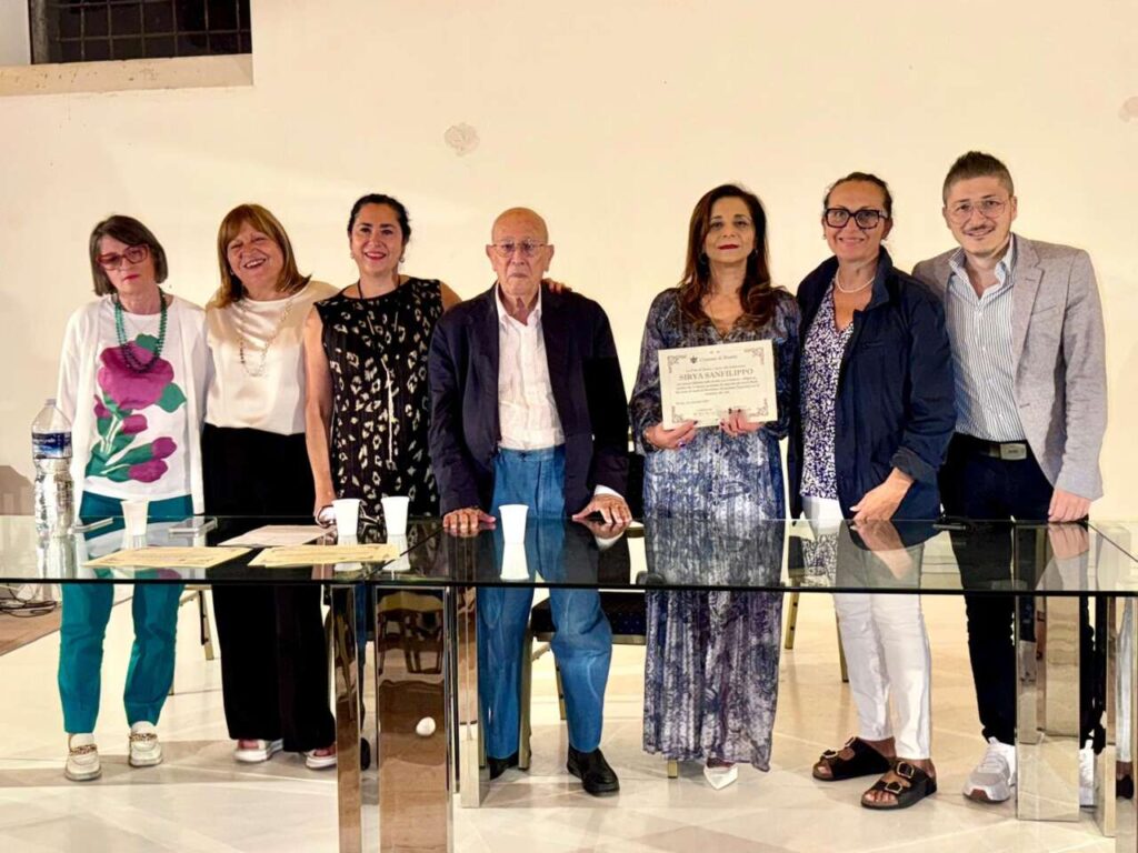 BRONTE CELEBRA L’ECCELLENZA – Premiati gli studenti da 100