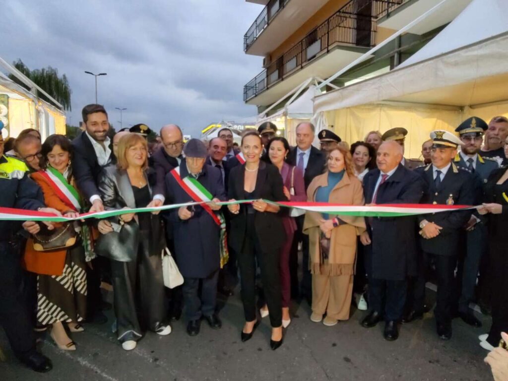 BRONTE – Inaugurata la 34^ sagra del pistacchio