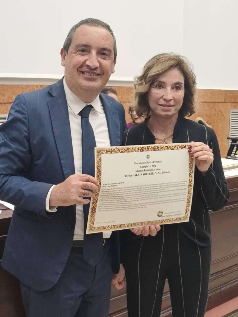 LEON ZINGALES – Insignito del Premio “Alata Solertia”: riconoscimento al valore educativo e civile