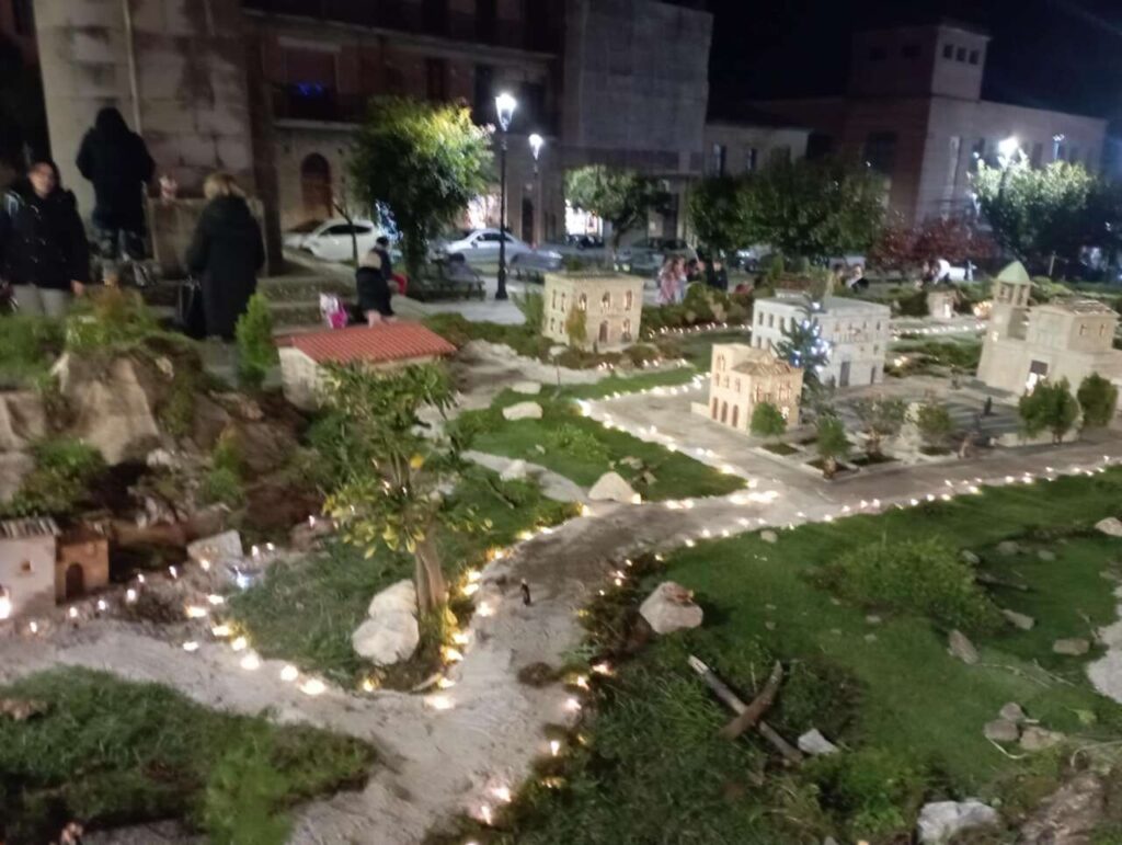 CASTELL’UMBERTO – Benedetto ai piedi dell’Ignoto Milite il presepe di ieri di Sandro Manera