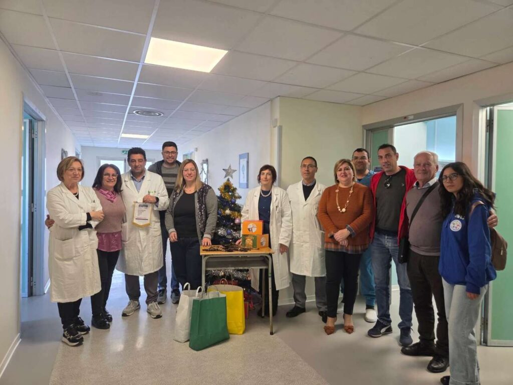 DONAZIONI – 234 trecce per pazienti oncologici: Avis Sant’Angelo e Rete Civica della Salute insieme per il progetto “La Treccia del Sorriso”