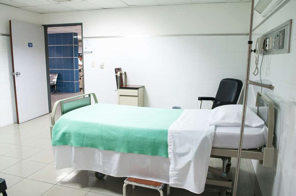 SANITA’ – Ospedalizzazione prolungata: quali attenzioni sono fondamentali per il benessere del paziente