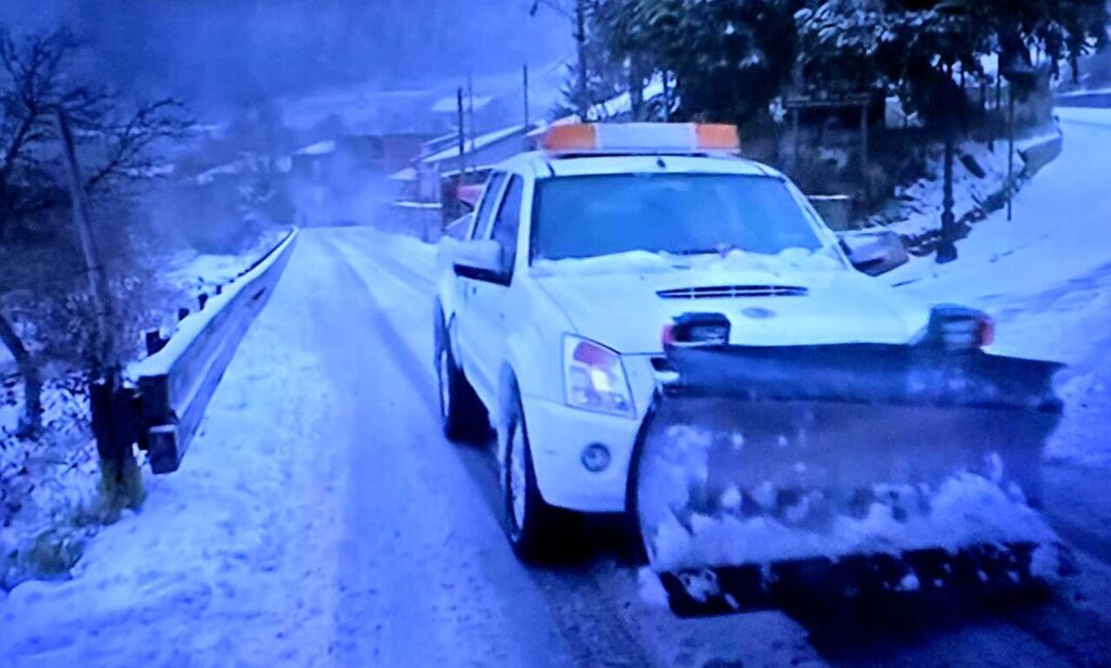 NEBRODI – Emergenza neve e forte vento: la Città Metropolitana di Messina in prima linea per la sicurezza del territorio