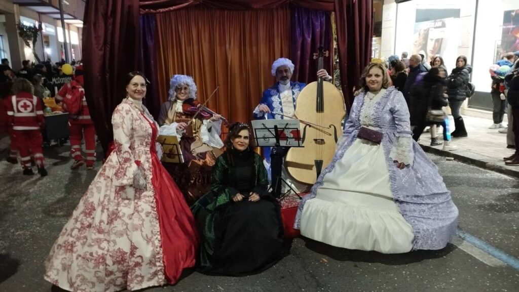 FRANK & SCARLETT PHIL ARMONICA – Ancora una volta, a Brolo, il Carnevale si fa spettacolo
