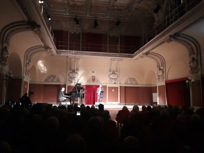 DISVELAMENTI – Francesco Cafiso duo: alla Sala Laudamo, vibranti note jazz che attraversano l’oceano