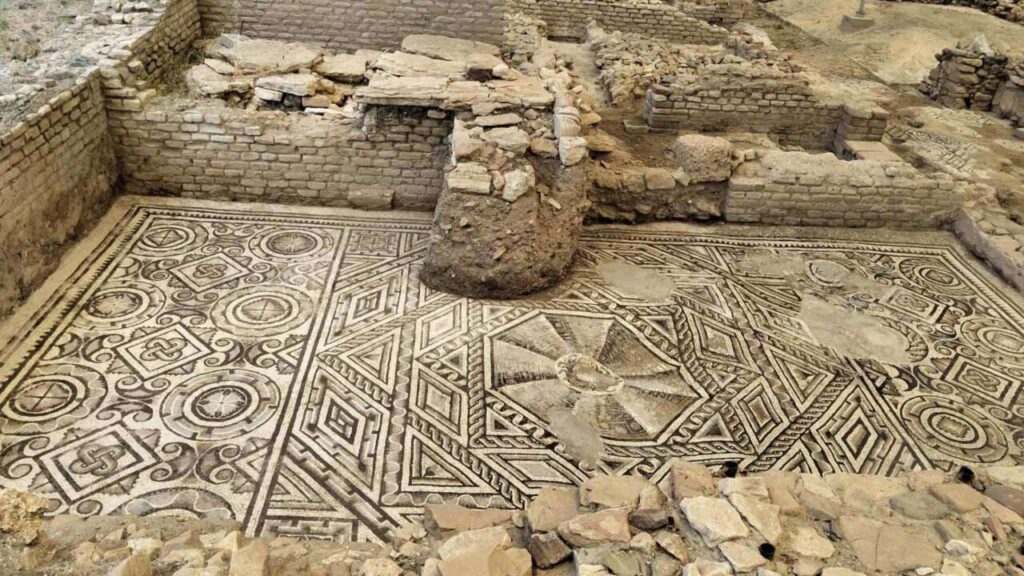 PATTI MARINA – Villa Romana, si interviene sul mosaico di Dioniso