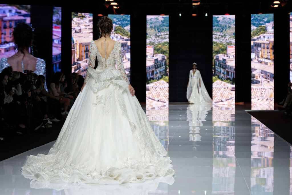 SÌ SPOSAITALIA – La Sicilia in passerella a Milano, l’evento nei “10mila chilometri di moda” di Michele Isgrò