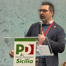 DIMISSIONI SINDACO DI MESSINA – Siracusano (PD): “Le dimissioni della vergogna”