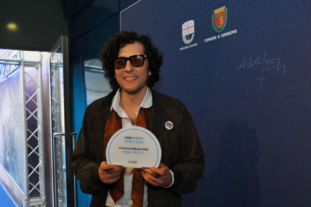 SANREMO 2026 – Ermal Meta vince il premio Concorso letterario di Casa Sanremo Writers