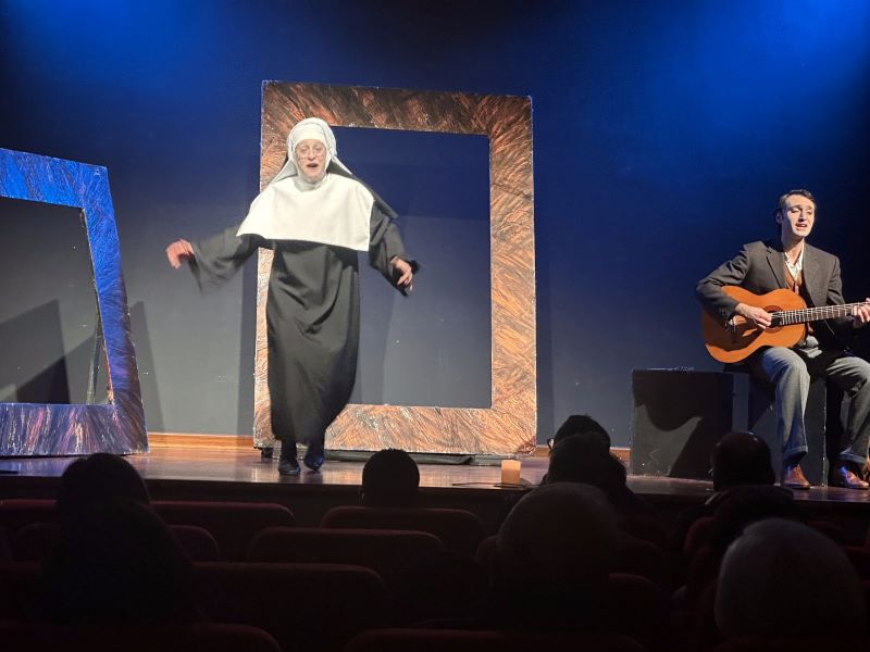 TEATRO – Successo di pubblico per “Letizia va alla guerra”