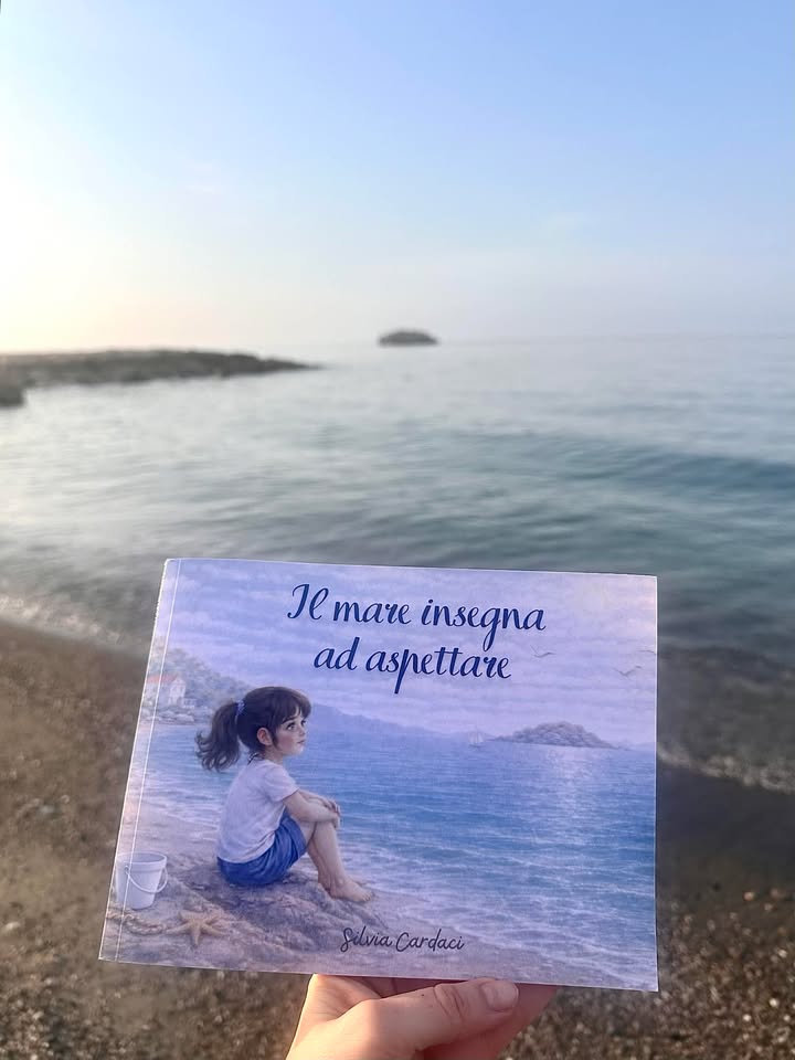 SILVIA CARDACI – Da Brolo un libro per bambini che racconta il valore dell’attesa e l’amore per il mare
