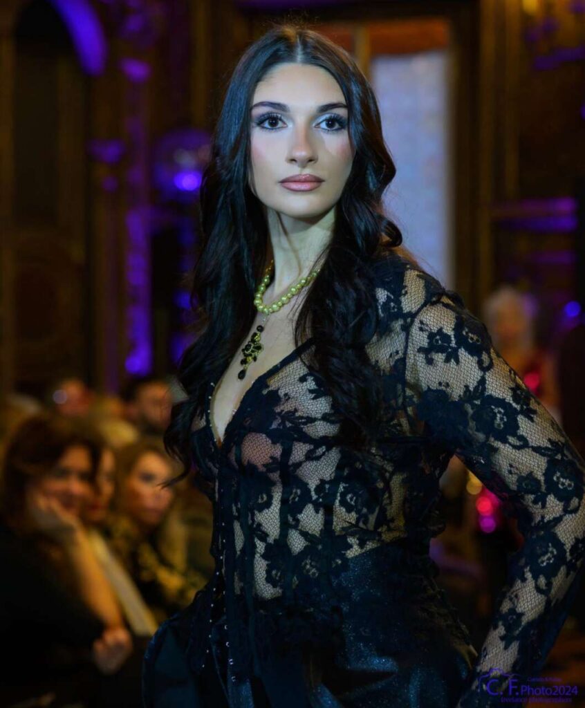 DA MESSINA AI RIFLETTORI DI MILANO – Il trionfo della modella Benedetta Pulejo alla Fashion Week