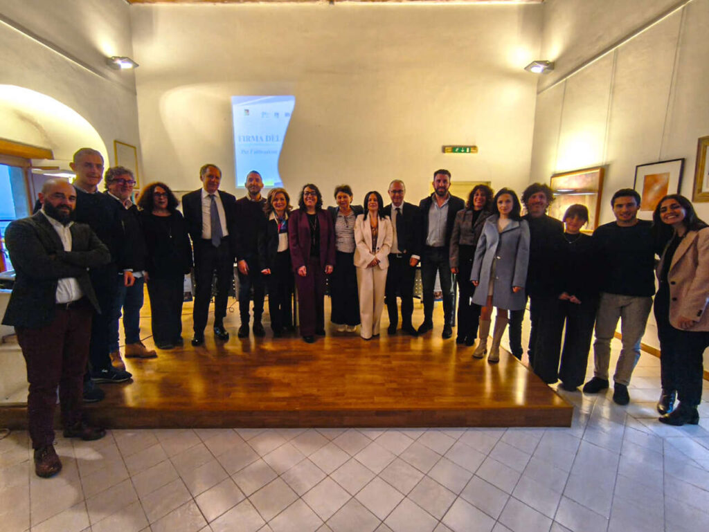 SANT’AGATA DI MILITELLO – Firmato il Protocollo d’Intesa per l’attivazione degli Infopoint di orientamento per i giovani