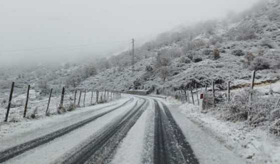 NEBRODI – emergenza neve: mezzi della Città Metropolitana in azione sulla “Montalbano-Polverello”