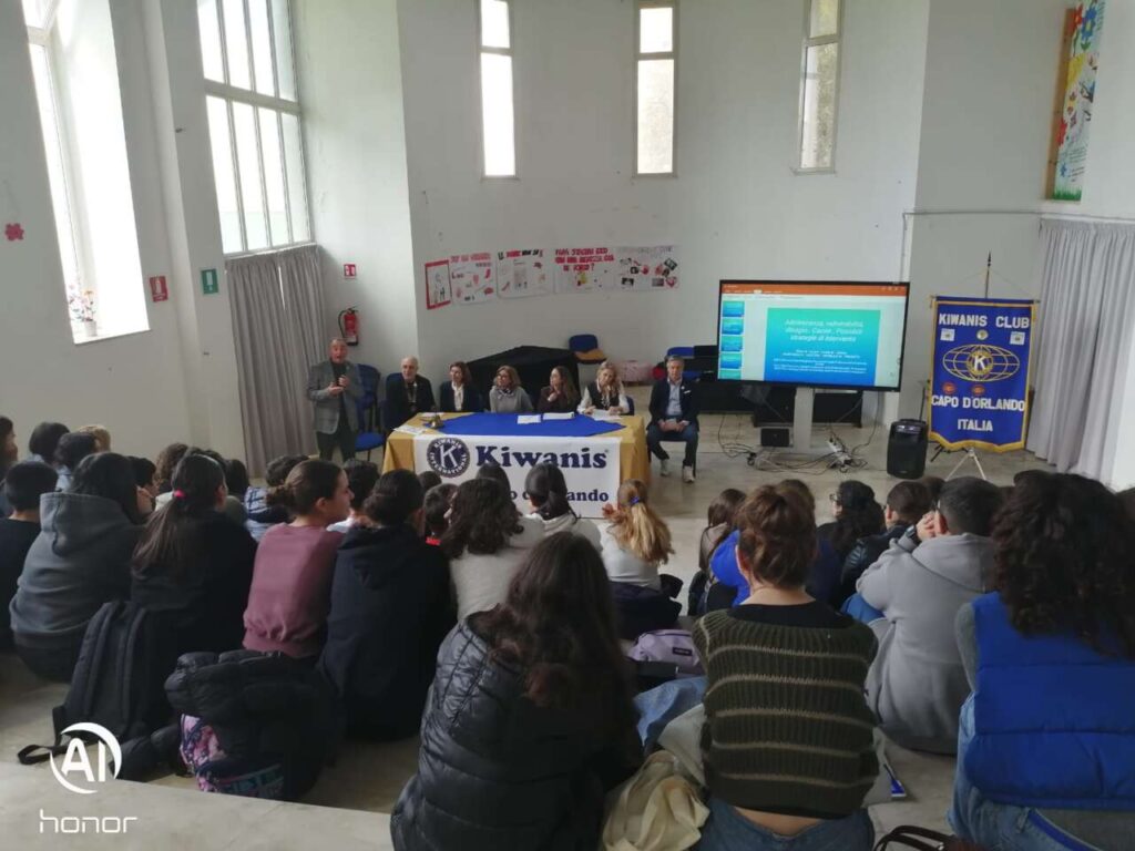 CAPO D’ORLANDO – Giovani, disagio e prevenzione: confronto con gli studenti all’Istituto Comprensivo “Giovanni Paolo II”