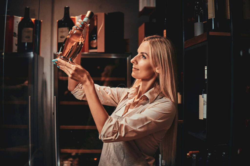 IL LAVORO CHE C’E’ – Cercasi Barman\Barlady professionale