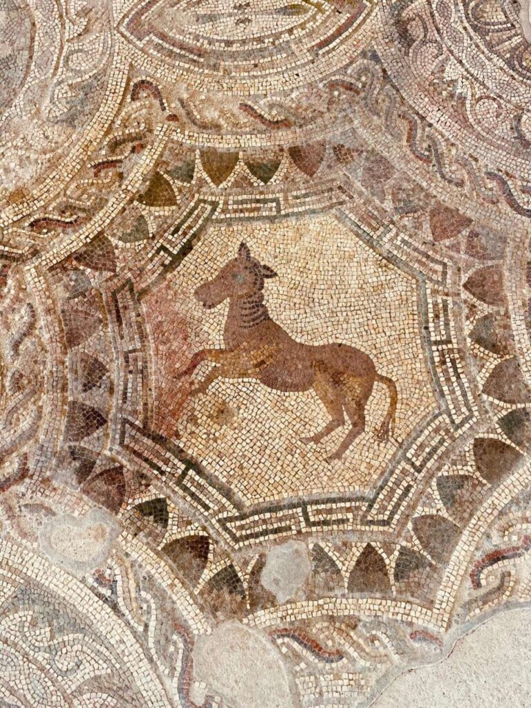 IL PUNTO – La Villa Romana di Patti e il coraggio che manca: il turismo non cresce da solo