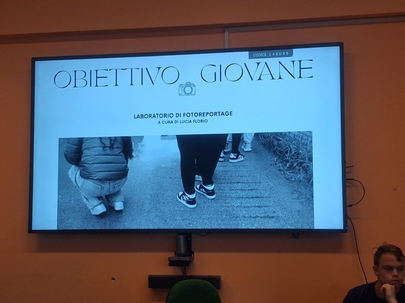 MESSINA – “LIBERI SGUARDI”. All’Istituto Antonello presentata la mostra di fotoreportage del laboratorio “Obiettivo Giovane”