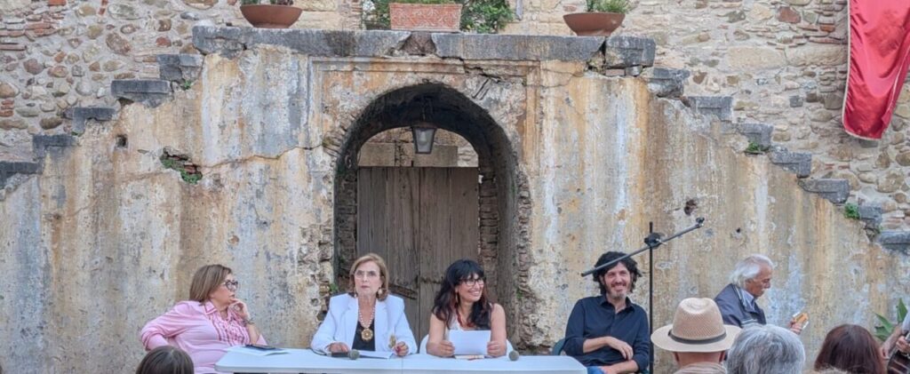 ACQUEDOLCI – Presentato il libro “Parallelo Sud: itinerari storico-letterari nei Paesi del Sole”