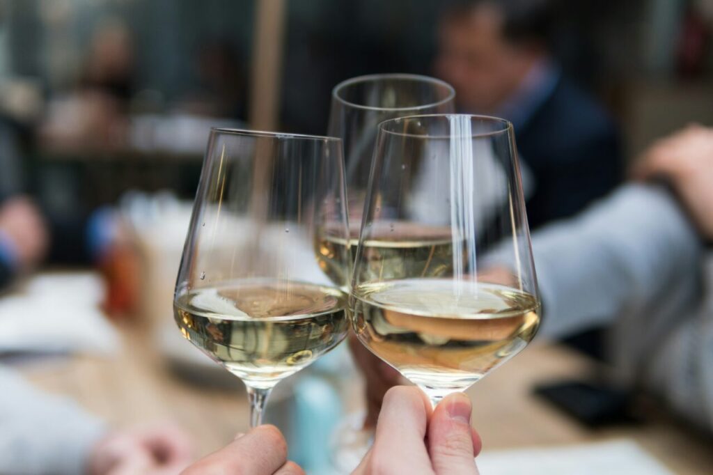 DENOMINAZIONI STORICHE O ETICHETTE NATURALI? – L’impatto dell’età sulle preferenze d’acquisto nel settore beverage