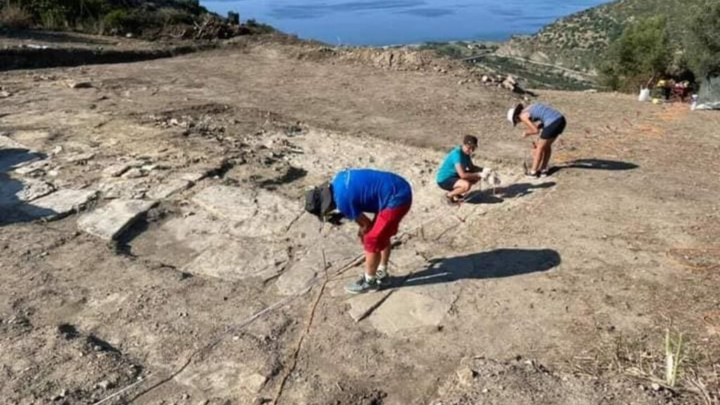 ARCHEOLOGIA – Cantiere aperto allo scavo del Teatro Ellenistico di Alesa Arconidea