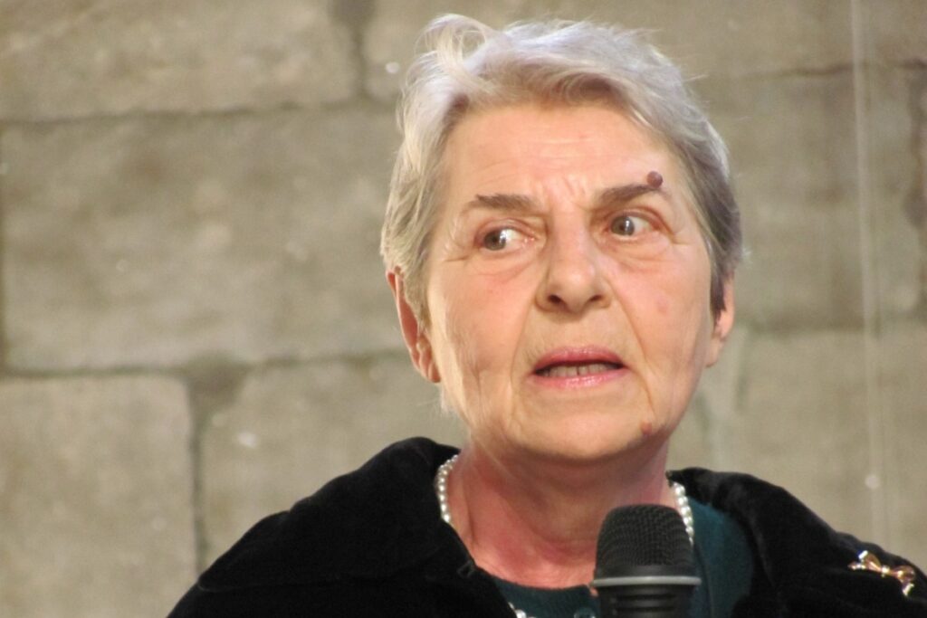 ADDIO – Messina piange Giovanna La Maestra, educatrice e artista, esempio d’inclusione e umanità