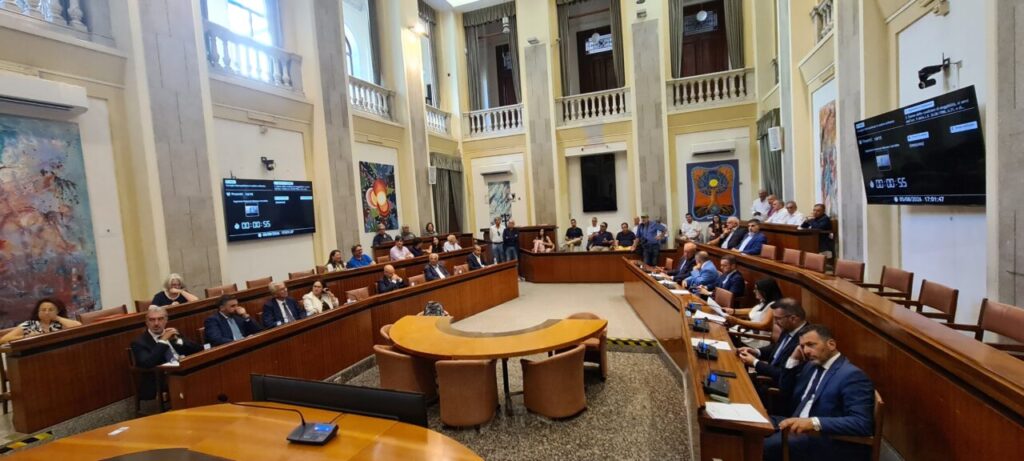 MESSINA – Si insedia a Palazzo dei Leoni il nuovo Consiglio Metropolitano. Le foto