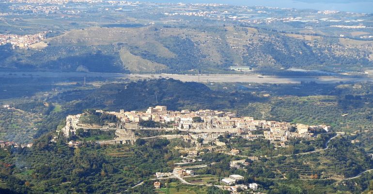CASTROREALE – Sicurezza sulla viabilità provinciale: limite di 20 km/h sulla S.P. 85 e sulla S.P. 87 di Bafia