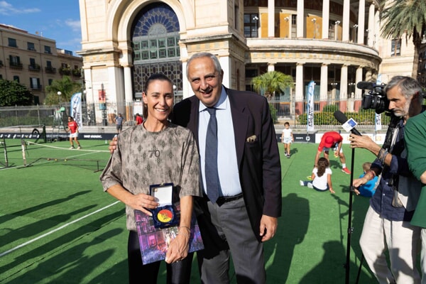TENNIS – Flavia Pennetta show al Politeana: 200 giovani in campo, Palermo si veste da tennis