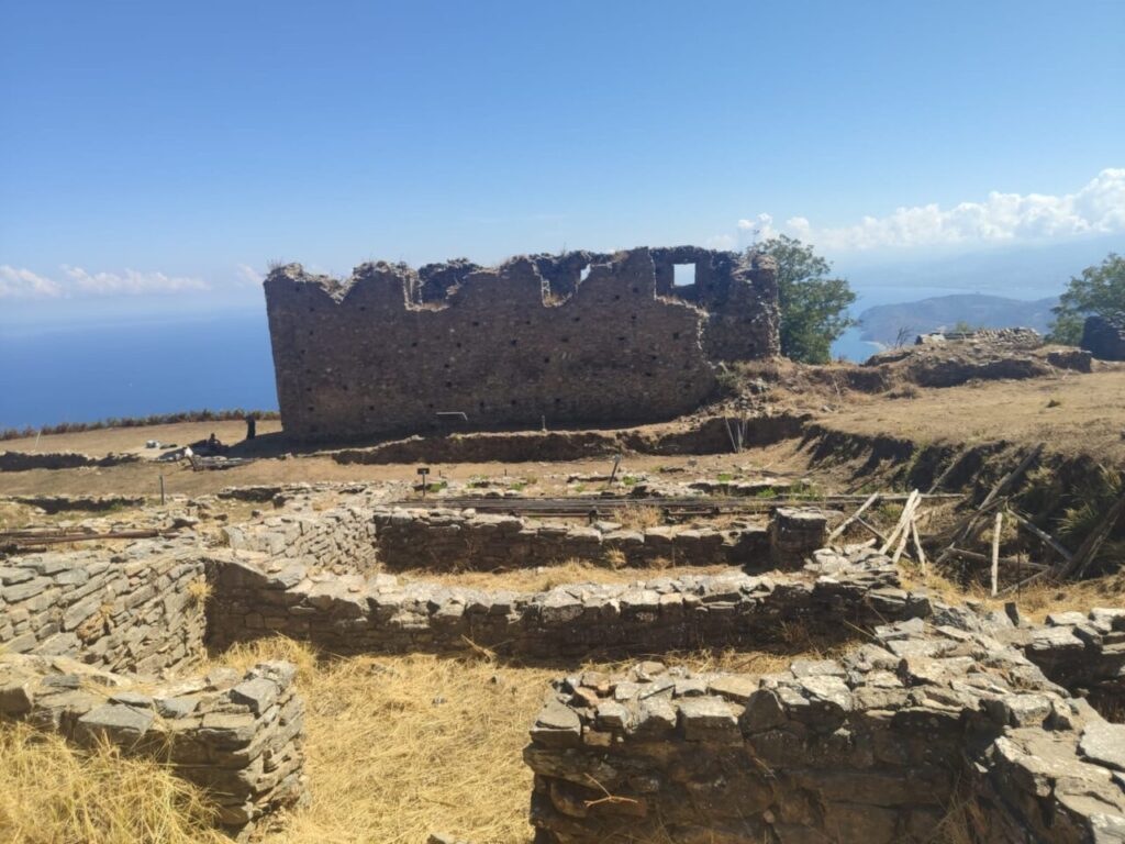 ITALIA NOSTRA NEBRODI – Bene la campagna di ricerche archeologiche di Gioiosa Guardia