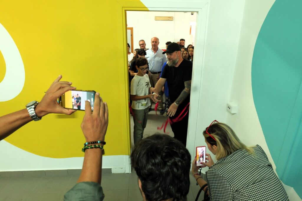 «IO SPERO CHE MIO FIGLIO VEDA LA LUCE» – A Milazzo la quinta The Room of Feeling è una cordata